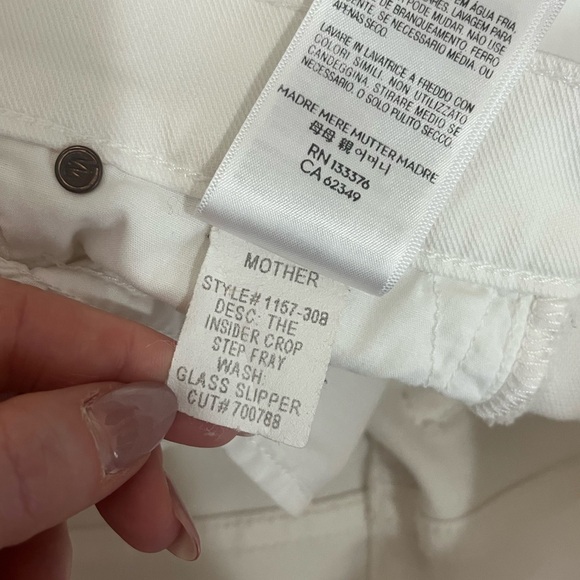 MOTHER Insider Crop Step Fray White Flare Jeans in Glass Slipper Raw Hem Size 25 - Picture 14 of 16